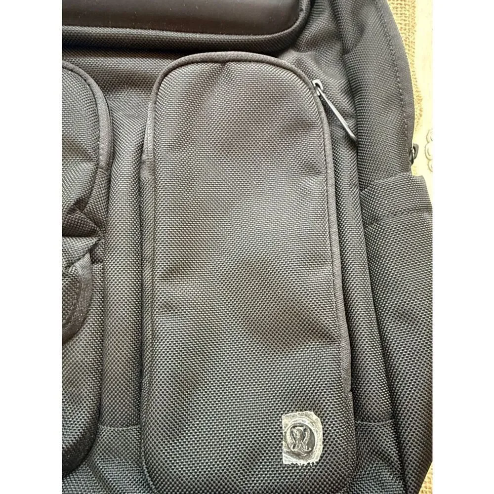 lululemon athletica Black Cruiser Multi-Pocket Everyday Backpack